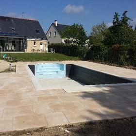Réalisation d'une plage de piscine