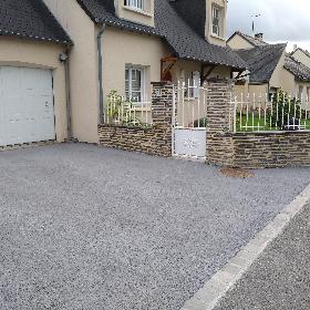 Entrée de garage en béton drainant