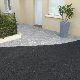 Entrée en pavage et enrobé
