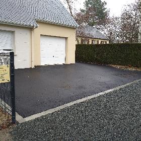 Accès en enrobé